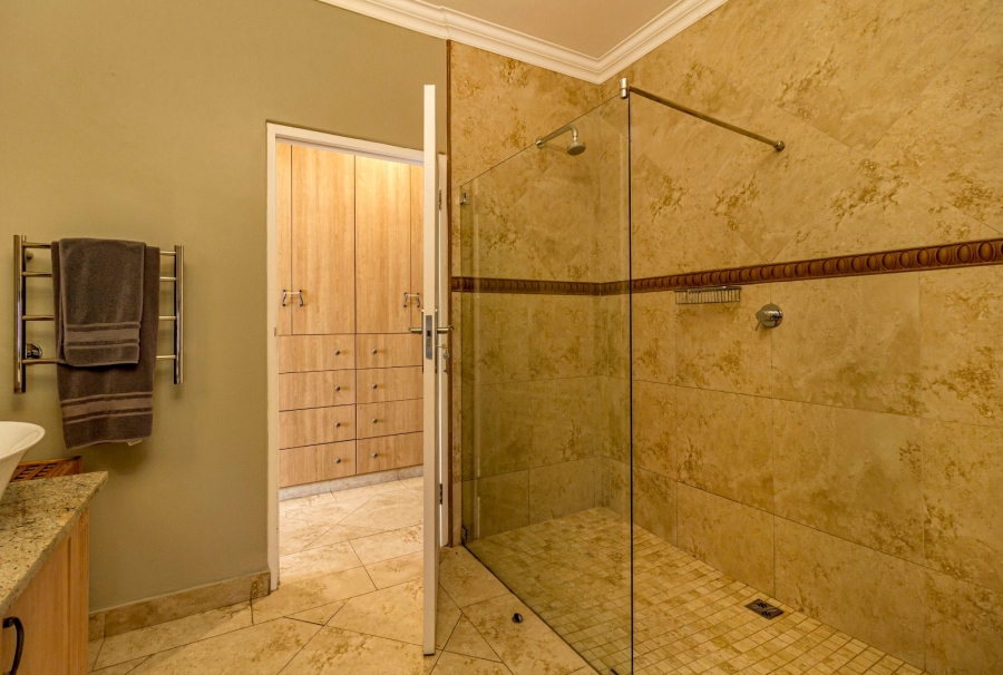5 Bedroom Property for Sale in Golden Acre Western Cape